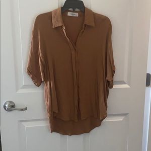 CJLA Camel button down blouse size large